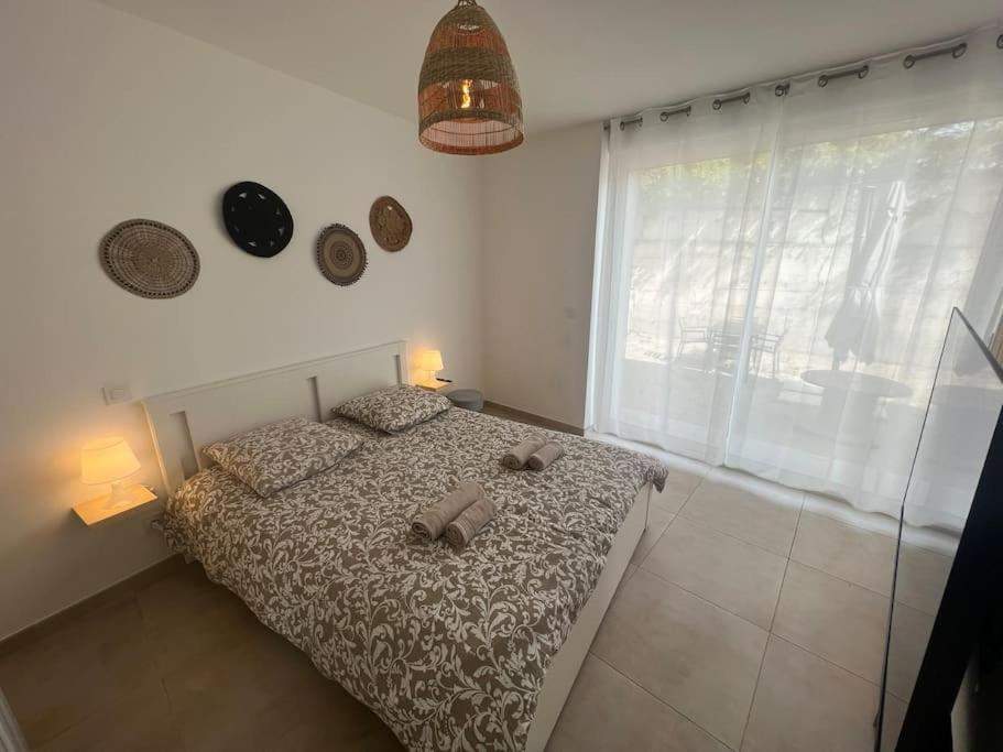 La Glycine - Parking Gratuit - Ac Clim - Cour Prive - Apartment Villeneuve-les-Avignon Bagian luar foto