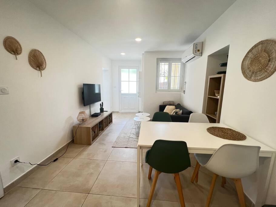 La Glycine - Parking Gratuit - Ac Clim - Cour Prive - Apartment Villeneuve-les-Avignon Bagian luar foto